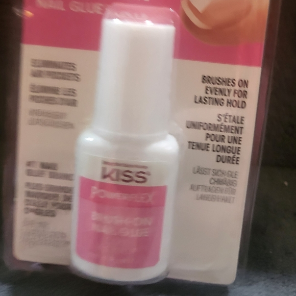 One pack of black impressed nail size small and one pack of glue kiss glue NIB - Picture 3 of 9